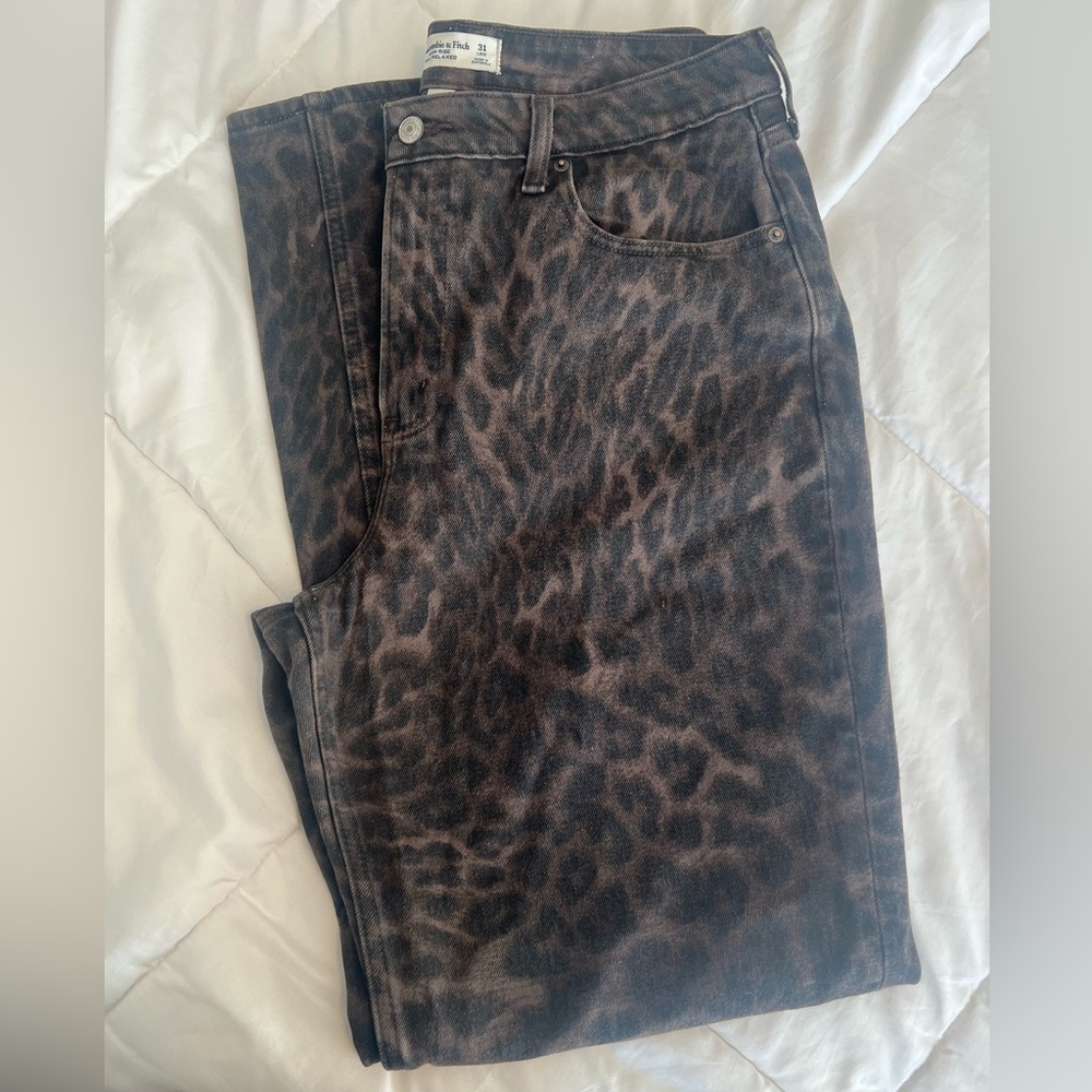 Abercrombie & Fitch Curve Love High Rise 90s Relaxed Jean - Picture 3 of 5